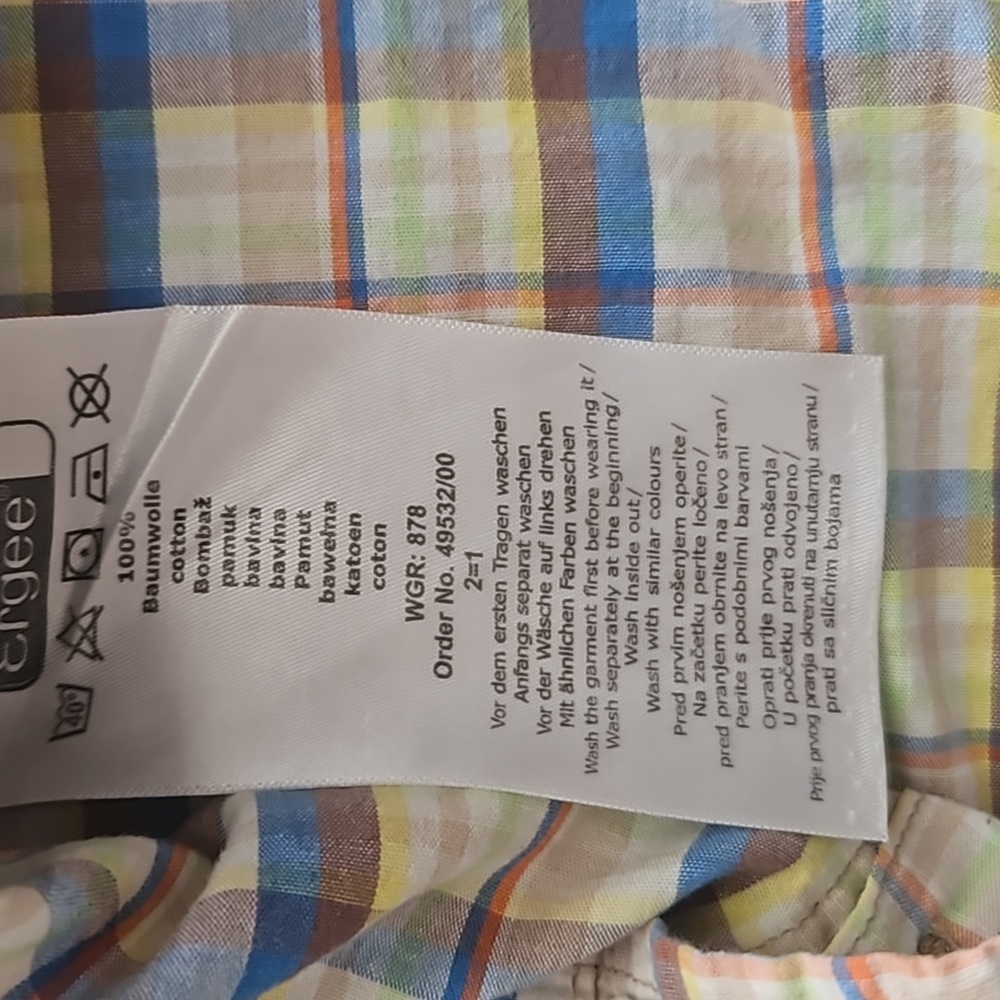 Button up - Picture 3 of 4